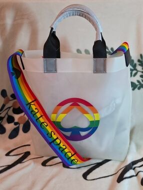 💯 Authentic NWT Kate Spade White Tote with Rainbow Strap